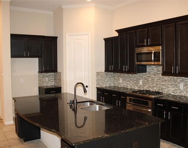 21911 Avalon Queen Drive - Photo Thumbnail 3
