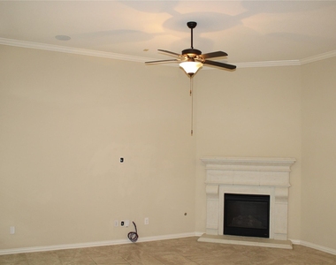 21911 Avalon Queen Drive - Photo Thumbnail 5
