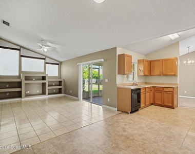 1154 Ida Way - Photo Thumbnail 6