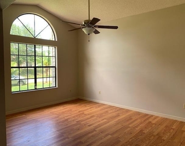1098 Elmsford Street Nw - Photo Thumbnail 2