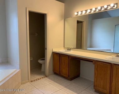 1098 Elmsford Street Nw - Photo Thumbnail 22
