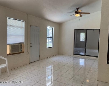 1098 Elmsford Street Nw - Photo Thumbnail 13