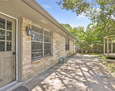 2414 Chanay Lane - Photo Thumbnail 5