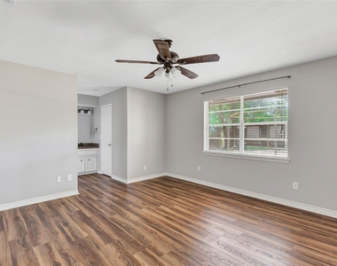 2414 Chanay Lane - Photo Thumbnail 12