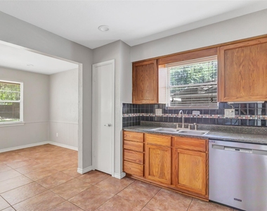 2414 Chanay Lane - Photo Thumbnail 24