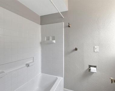 2414 Chanay Lane - Photo Thumbnail 15