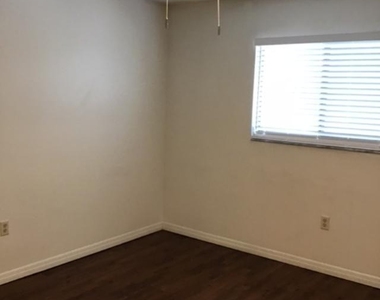 1720 Murrell Road - Photo Thumbnail 9