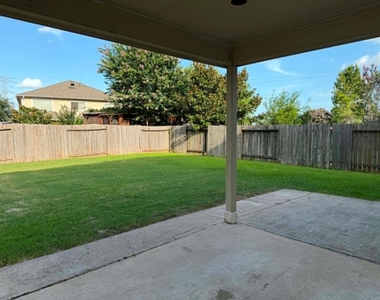 11030 Knobbley Oak Court - Photo Thumbnail 13