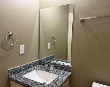 11030 Knobbley Oak Court - Photo Thumbnail 7