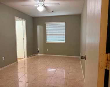 11030 Knobbley Oak Court - Photo Thumbnail 12