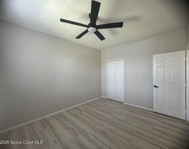 5693 Star Rush Drive - Photo Thumbnail 6