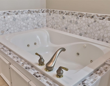 826 E 29th Street - Photo Thumbnail 17