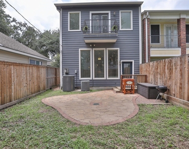 826 E 29th Street - Photo Thumbnail 27