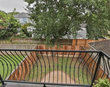 826 E 29th Street - Photo Thumbnail 19