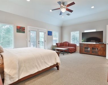 826 E 29th Street - Photo Thumbnail 14