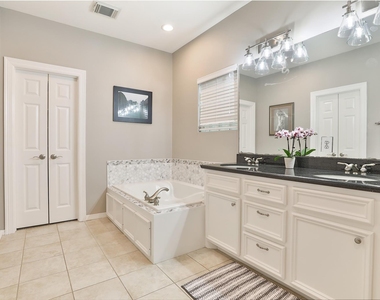 826 E 29th Street - Photo Thumbnail 16