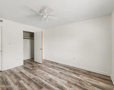 4304 London Town Road S - Photo Thumbnail 10