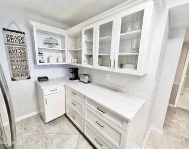 425 Buchanan Avenue - Photo Thumbnail 4