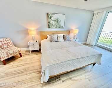 425 Buchanan Avenue - Photo Thumbnail 16
