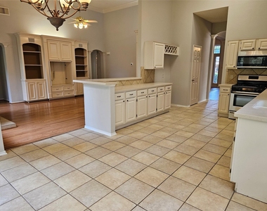 6930 Shady Lane - Photo Thumbnail 3