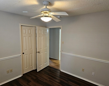 6930 Shady Lane - Photo Thumbnail 8