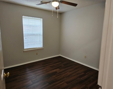 6930 Shady Lane - Photo Thumbnail 7