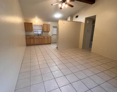 1675 Jack Oates Boulevard - Photo Thumbnail 2