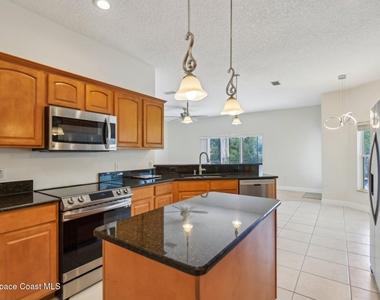 929 Hialeah Street - Photo Thumbnail 17