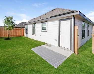 2827 Briggs Drive - Photo Thumbnail 2
