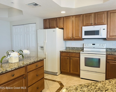 490 Sail Lane - Photo Thumbnail 4