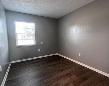 1514 Clearlake Road - Photo Thumbnail 5