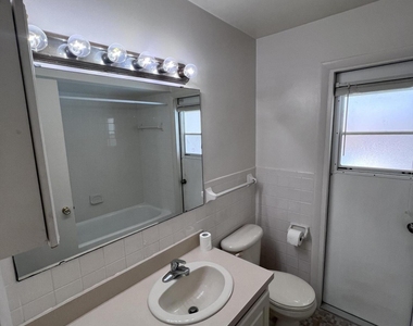 350 Orion Court - Photo Thumbnail 11