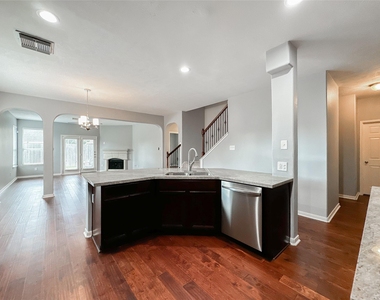 6810 Summer Bridge Lane - Photo Thumbnail 13