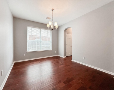 6810 Summer Bridge Lane - Photo Thumbnail 2