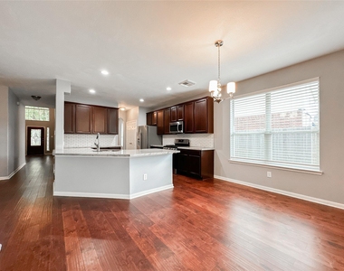 6810 Summer Bridge Lane - Photo Thumbnail 14