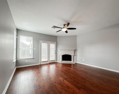 6810 Summer Bridge Lane - Photo Thumbnail 17