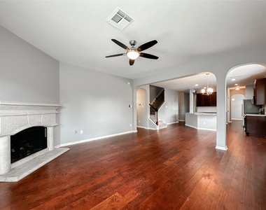 6810 Summer Bridge Lane - Photo Thumbnail 15