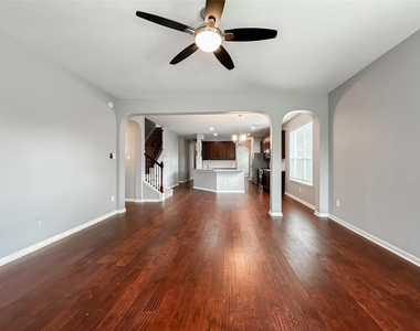 6810 Summer Bridge Lane - Photo Thumbnail 12