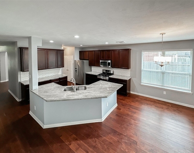 6810 Summer Bridge Lane - Photo Thumbnail 5