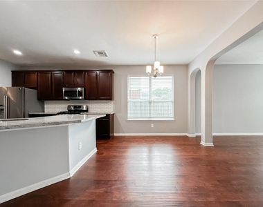 6810 Summer Bridge Lane - Photo Thumbnail 11