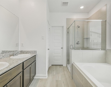 2734 Pheasant Hill Court - Photo Thumbnail 16