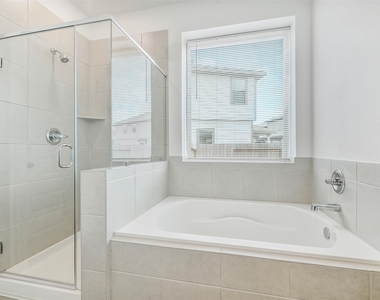2734 Pheasant Hill Court - Photo Thumbnail 18