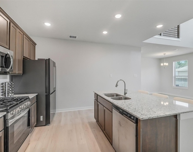 2734 Pheasant Hill Court - Photo Thumbnail 10