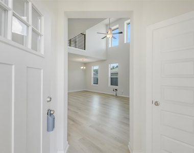 2734 Pheasant Hill Court - Photo Thumbnail 3
