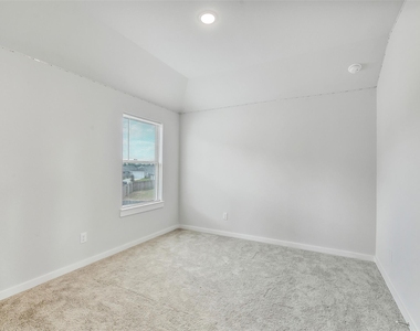 2734 Pheasant Hill Court - Photo Thumbnail 23