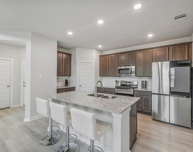 2734 Pheasant Hill Court - Photo Thumbnail 8