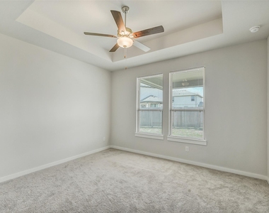 2734 Pheasant Hill Court - Photo Thumbnail 14