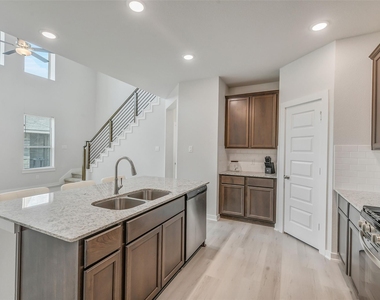 2734 Pheasant Hill Court - Photo Thumbnail 9