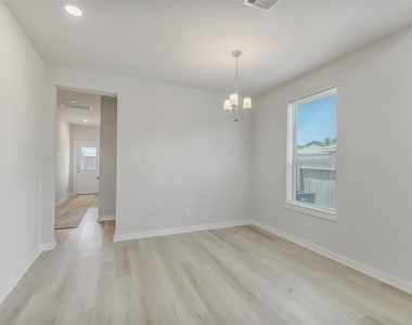 2734 Pheasant Hill Court - Photo Thumbnail 11