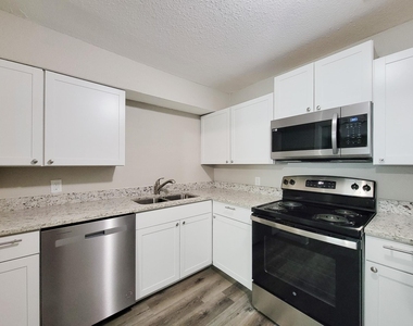 5606 Willow Glen Drive - Photo Thumbnail 14